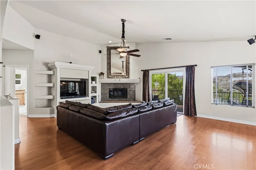 22049 Loch Lomond Canyon Lake, CA 92587