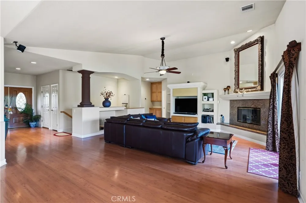 22049 Loch Lomond Canyon Lake, CA 92587