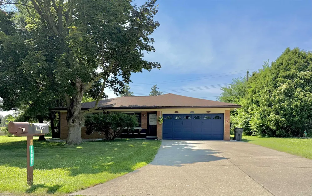 18908 Monica Drive Clinton Charter Township, MI 48036
