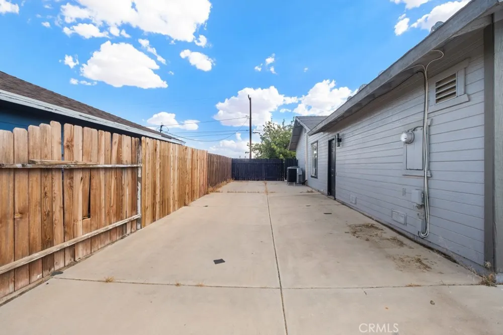 8560 Nipa Avenue California City, CA 93505