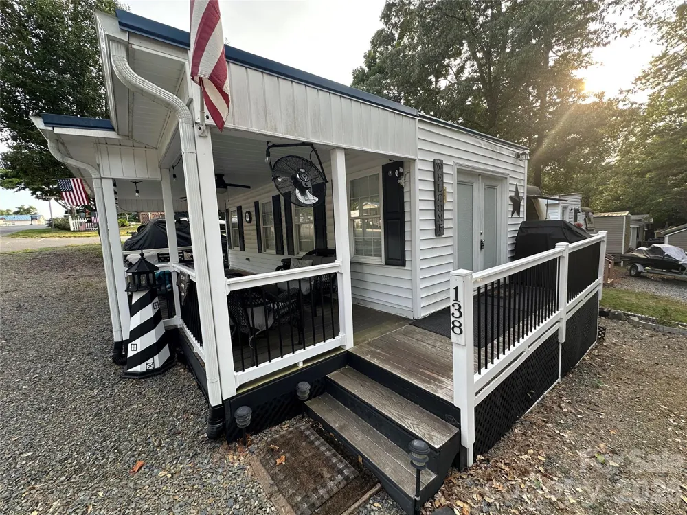 138 Marina Drive New London, NC 28127