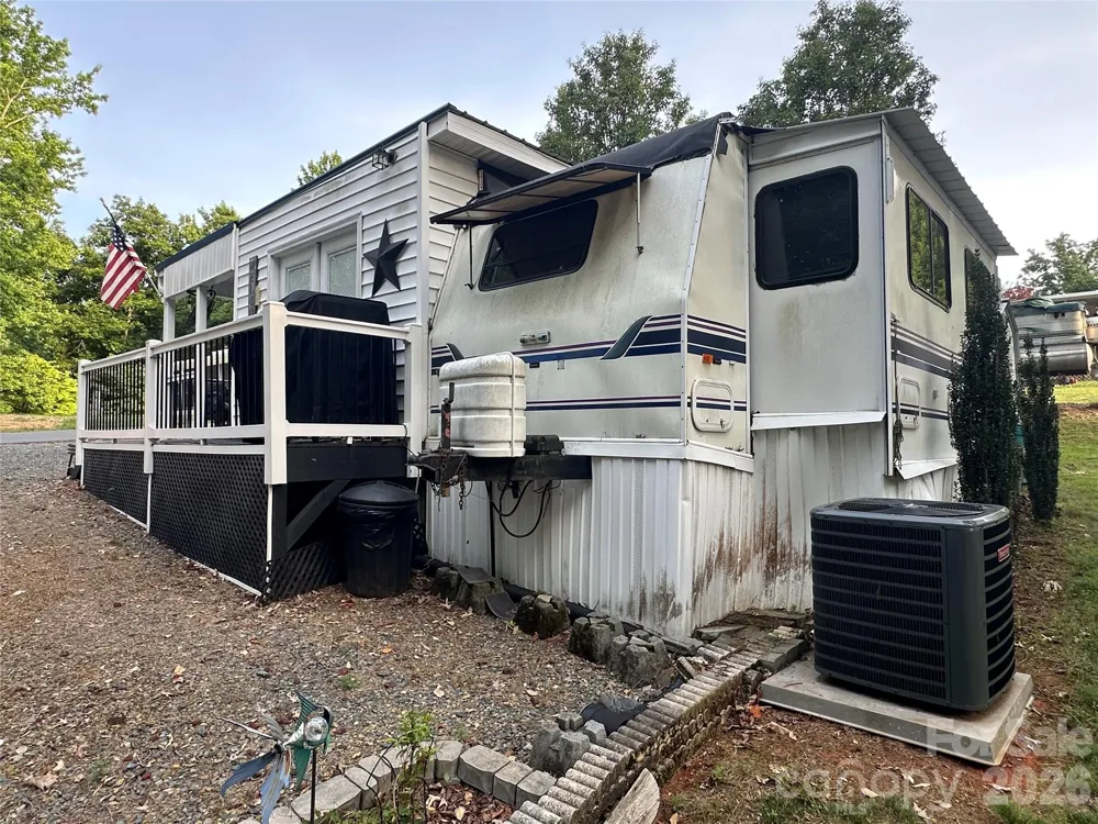 138 Marina Drive New London, NC 28127
