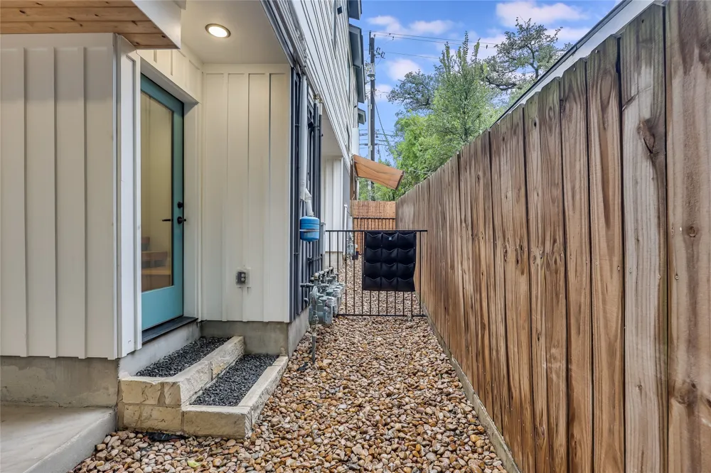 913 Duncan Lane #203 Austin, TX 78705