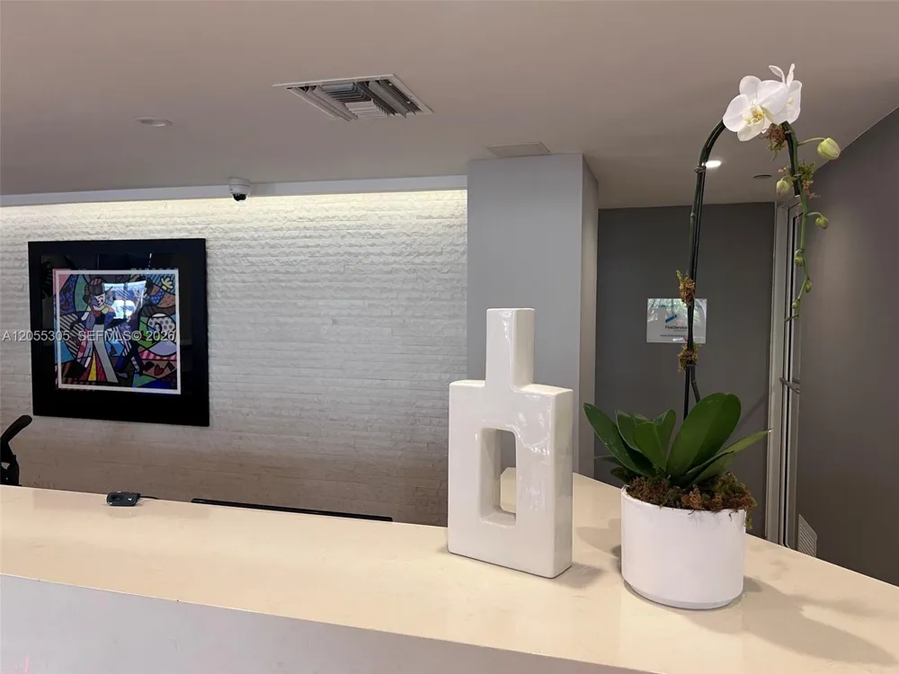 100 Lincoln Rd #634 Miami Beach, FL 33139
