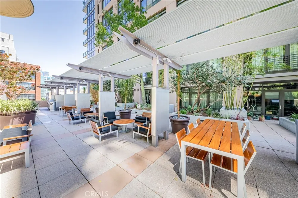1111 S Grand Avenue #518 Los Angeles, CA 90015