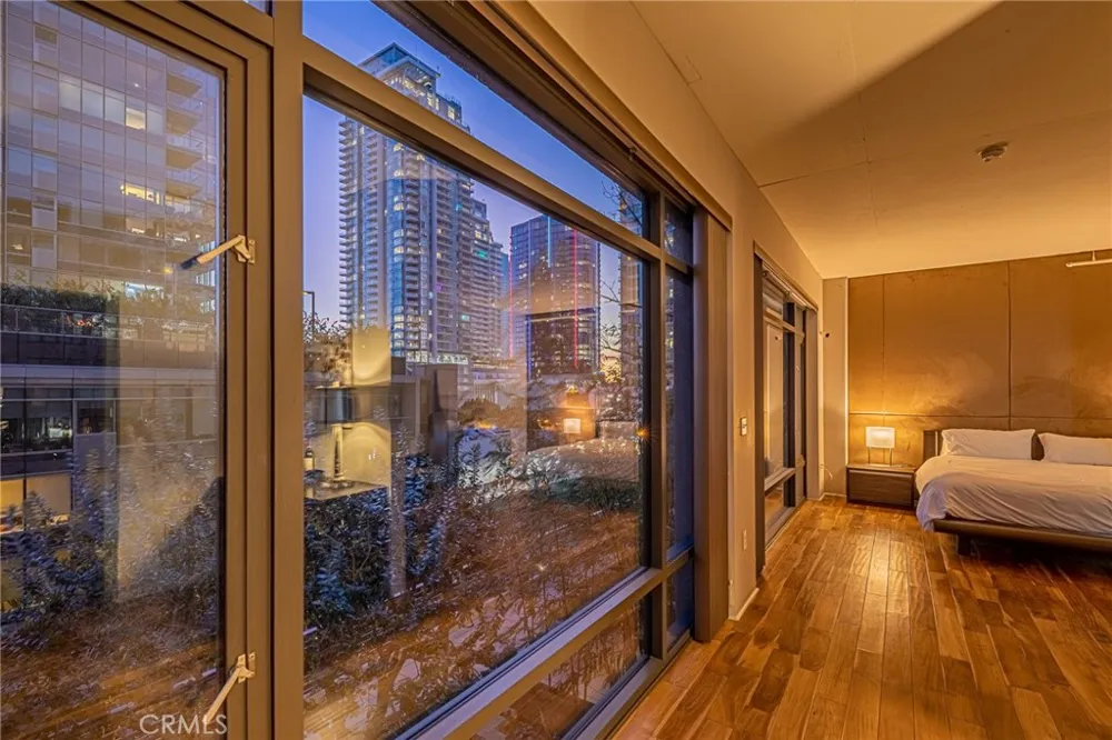 1111 S Grand Avenue #518 Los Angeles, CA 90015