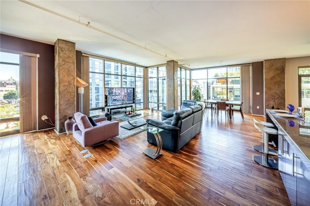 1111 S Grand Avenue #518 Los Angeles, CA 90015