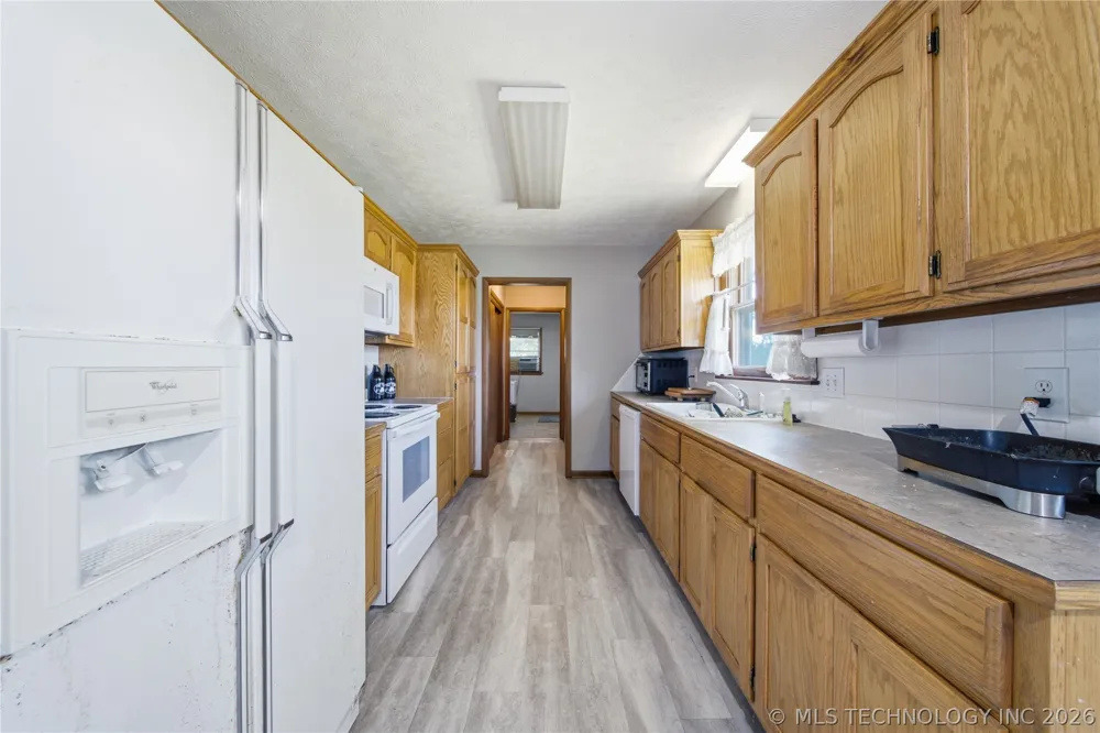 401 E 500 Pryor, OK 74361