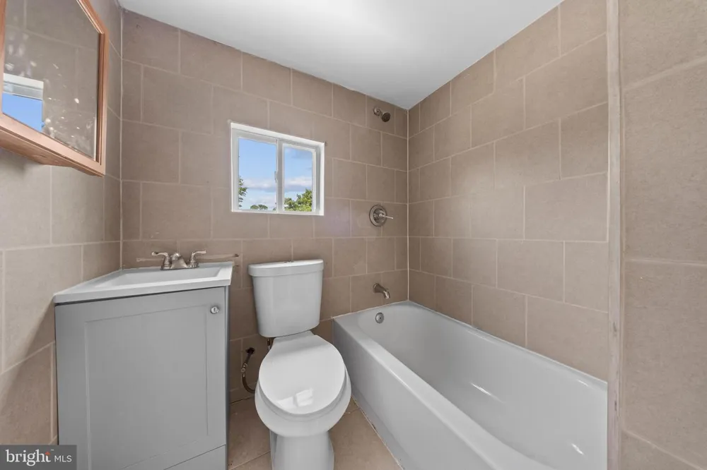 1029 KIPLING ROAD Elizabeth, NJ 07208