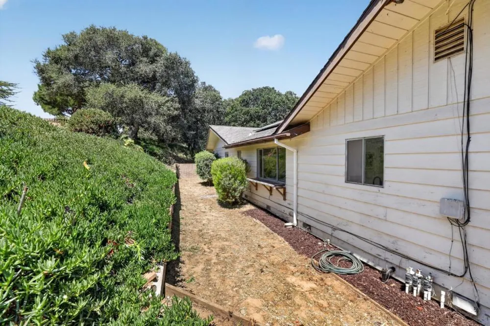 17130 Blackie Road Salinas, CA 93907