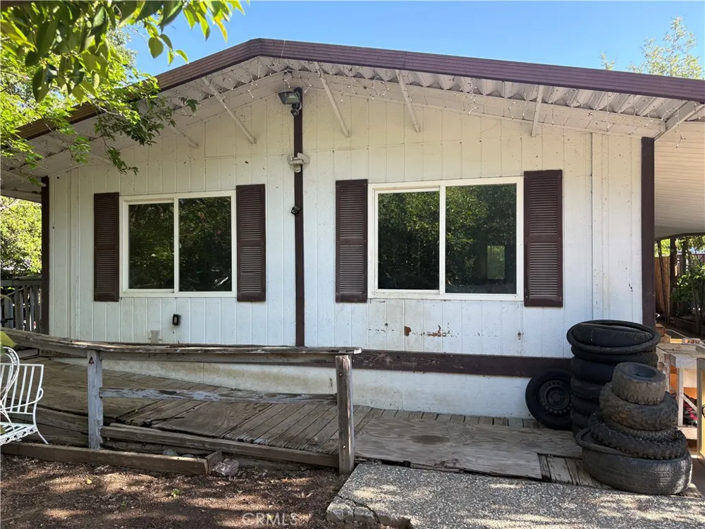 6894 La Helena Lucerne, CA 95458