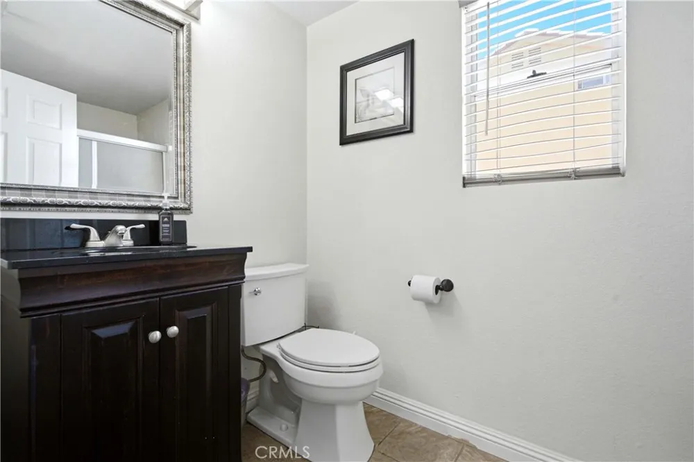 4043 E Avenue R12 Palmdale, CA 93552