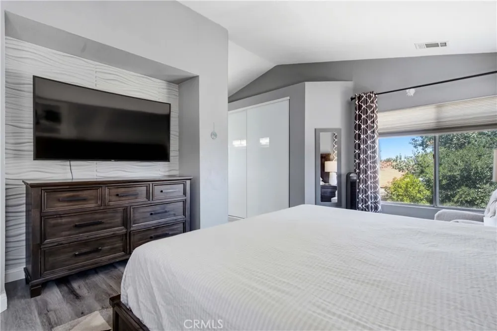 4043 E Avenue R12 Palmdale, CA 93552