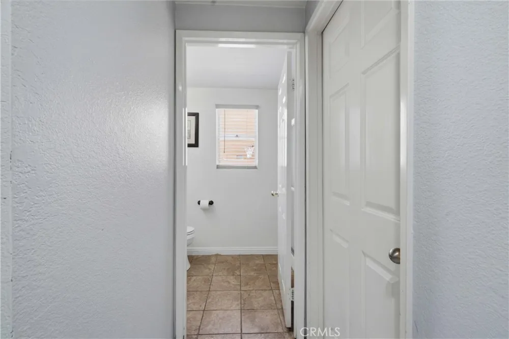 4043 E Avenue R12 Palmdale, CA 93552