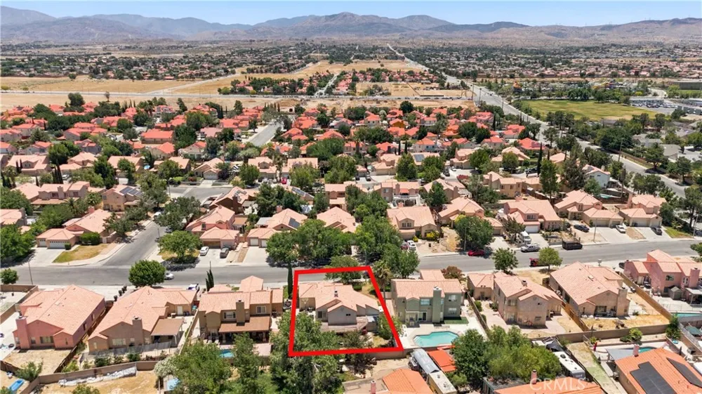 4043 E Avenue R12 Palmdale, CA 93552