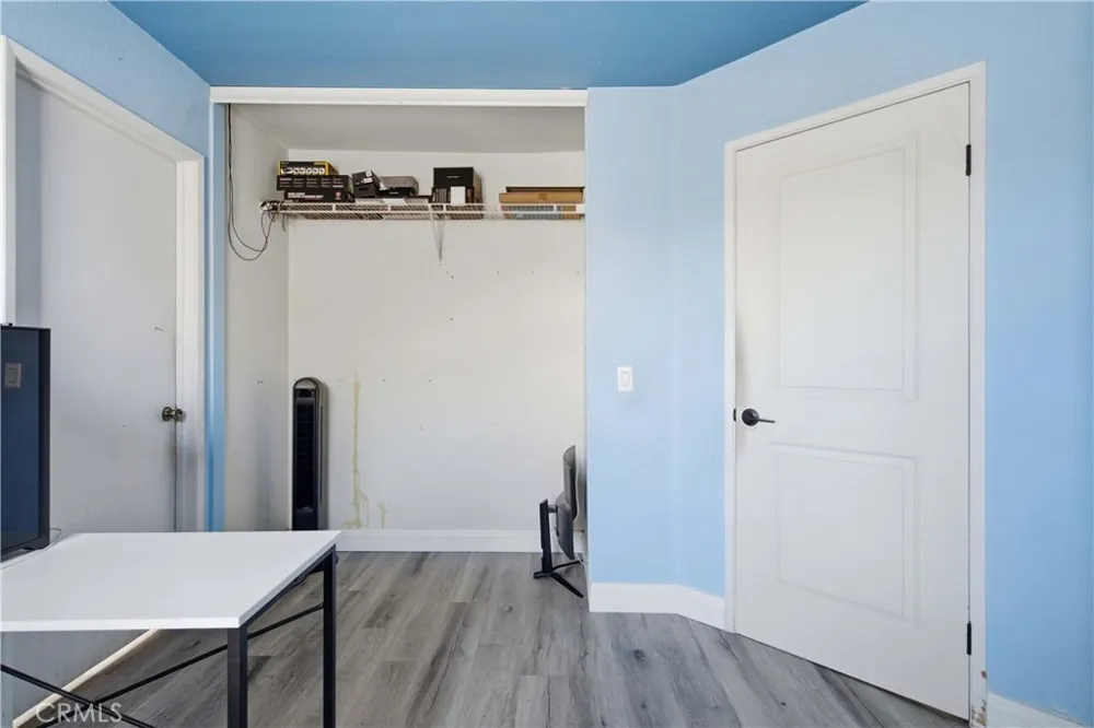 4043 E Avenue R12 Palmdale, CA 93552