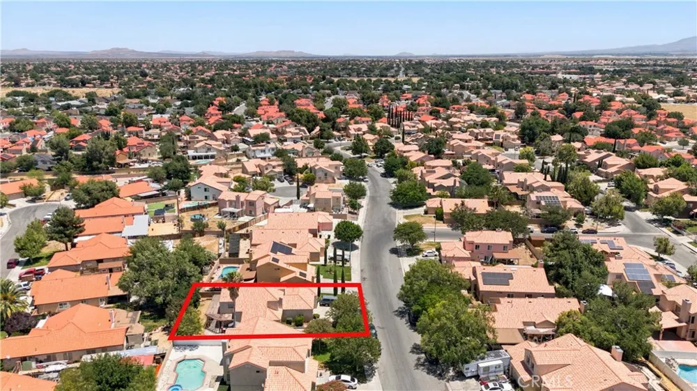 4043 E Avenue R12 Palmdale, CA 93552