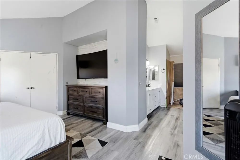 4043 E Avenue R12 Palmdale, CA 93552