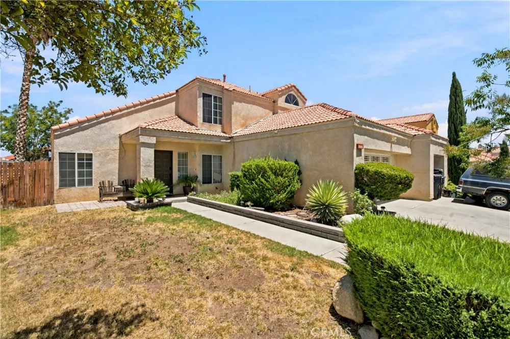 4043 E Avenue R12 Palmdale, CA 93552