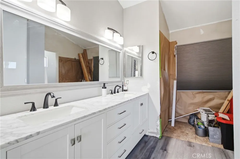 4043 E Avenue R12 Palmdale, CA 93552