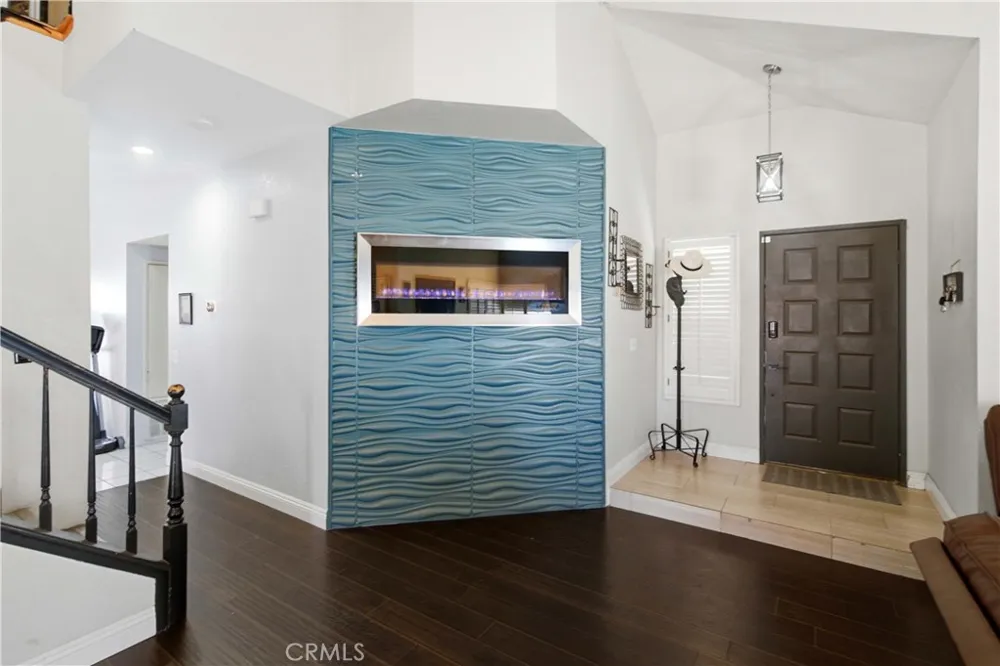 4043 E Avenue R12 Palmdale, CA 93552