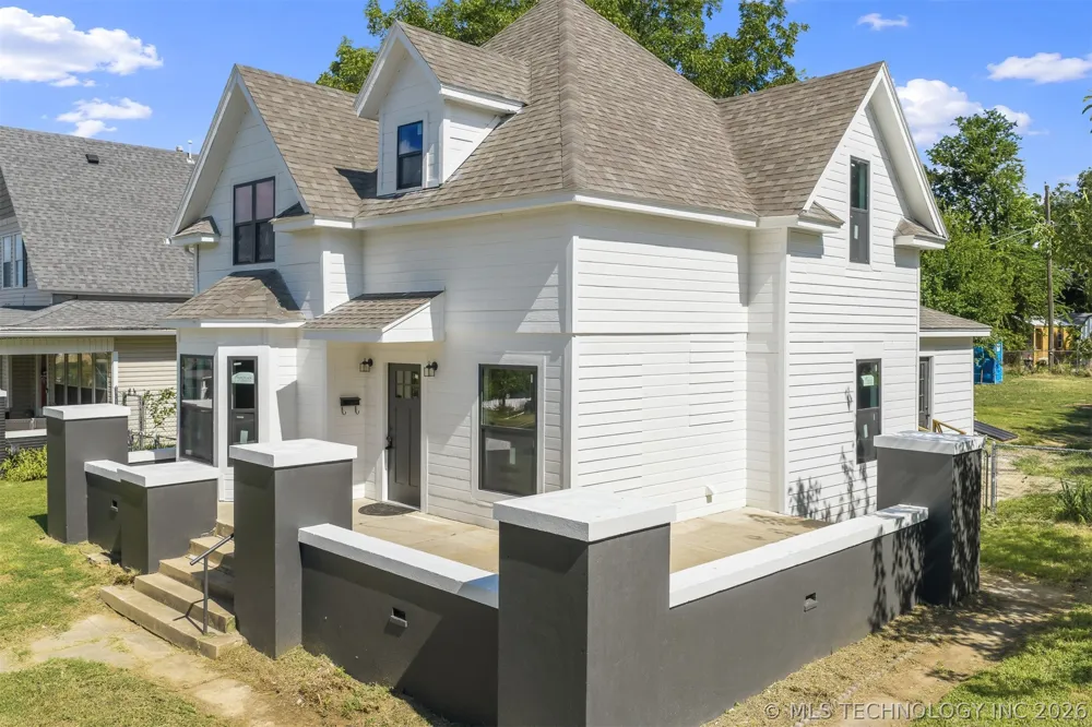 114 E Vinita Sulphur, OK 73086