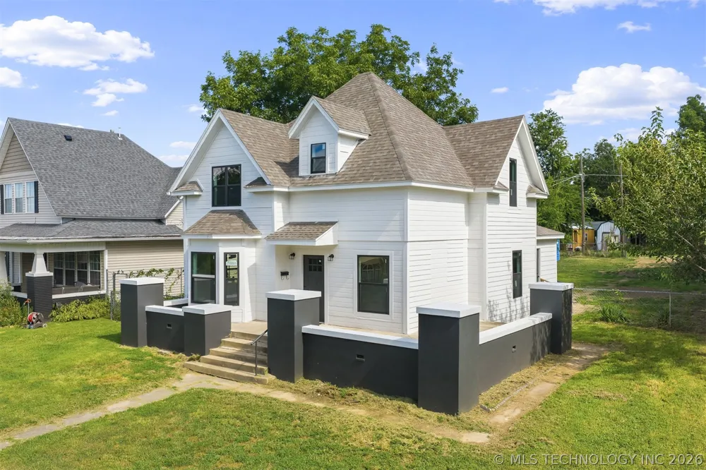 114 E Vinita Sulphur, OK 73086
