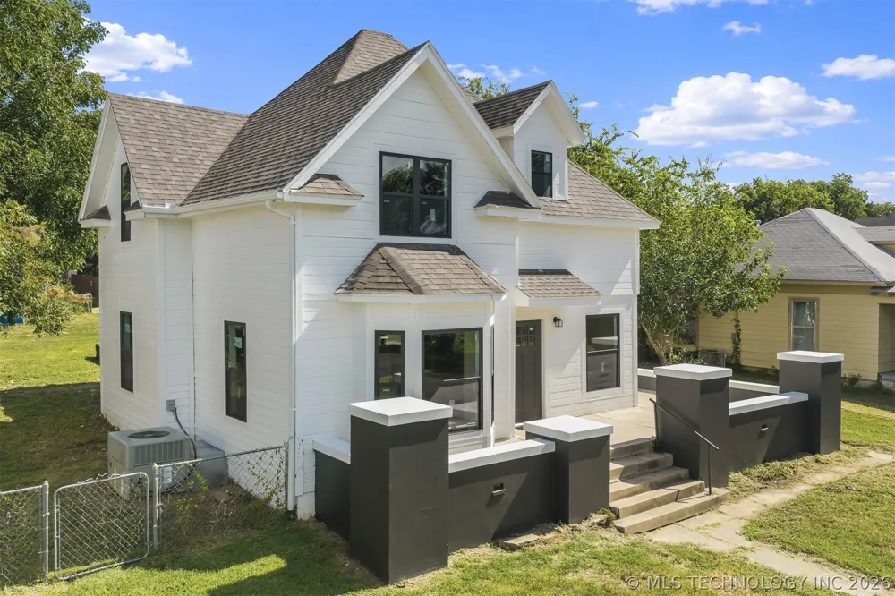 114 E Vinita Sulphur, OK 73086