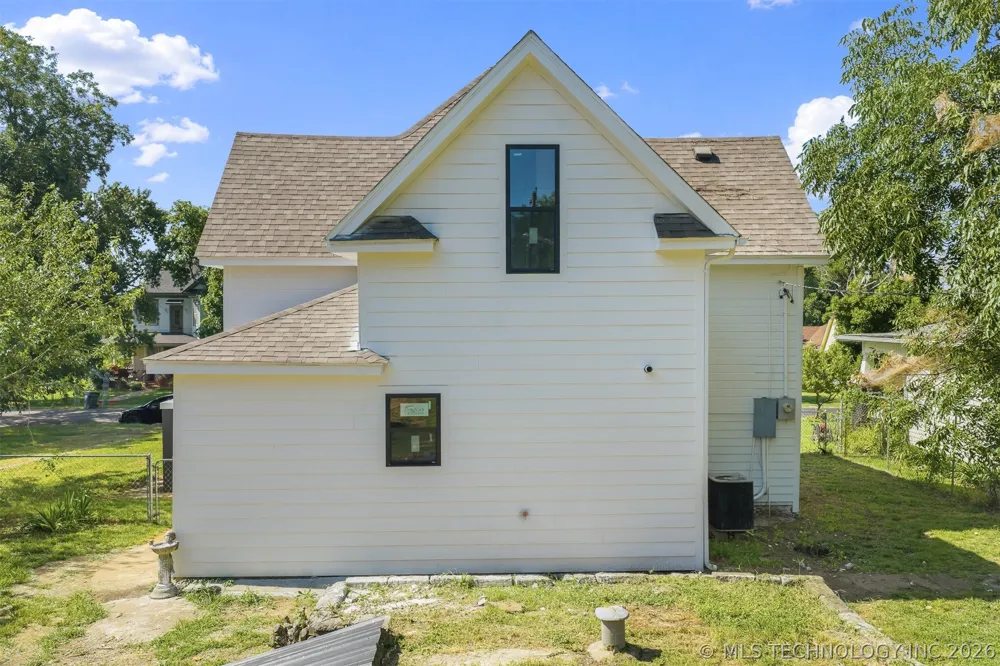114 E Vinita Sulphur, OK 73086