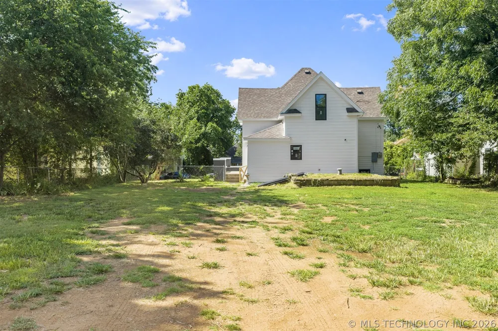 114 E Vinita Sulphur, OK 73086