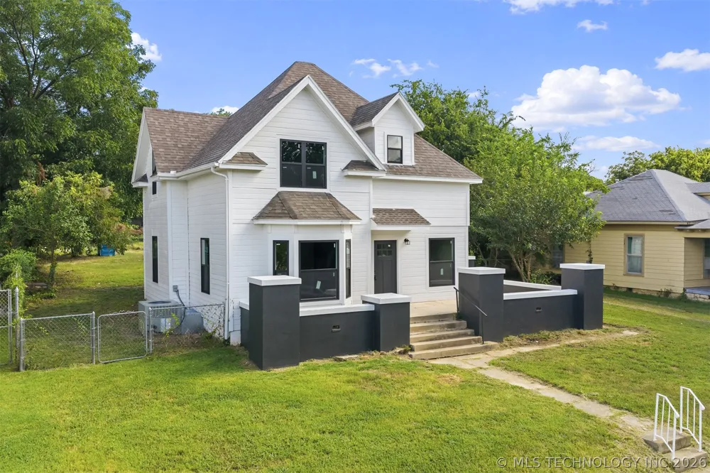 114 E Vinita Sulphur, OK 73086