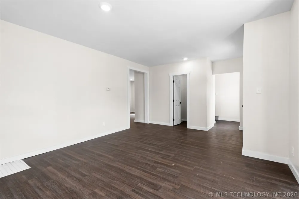 114 E Vinita Sulphur, OK 73086