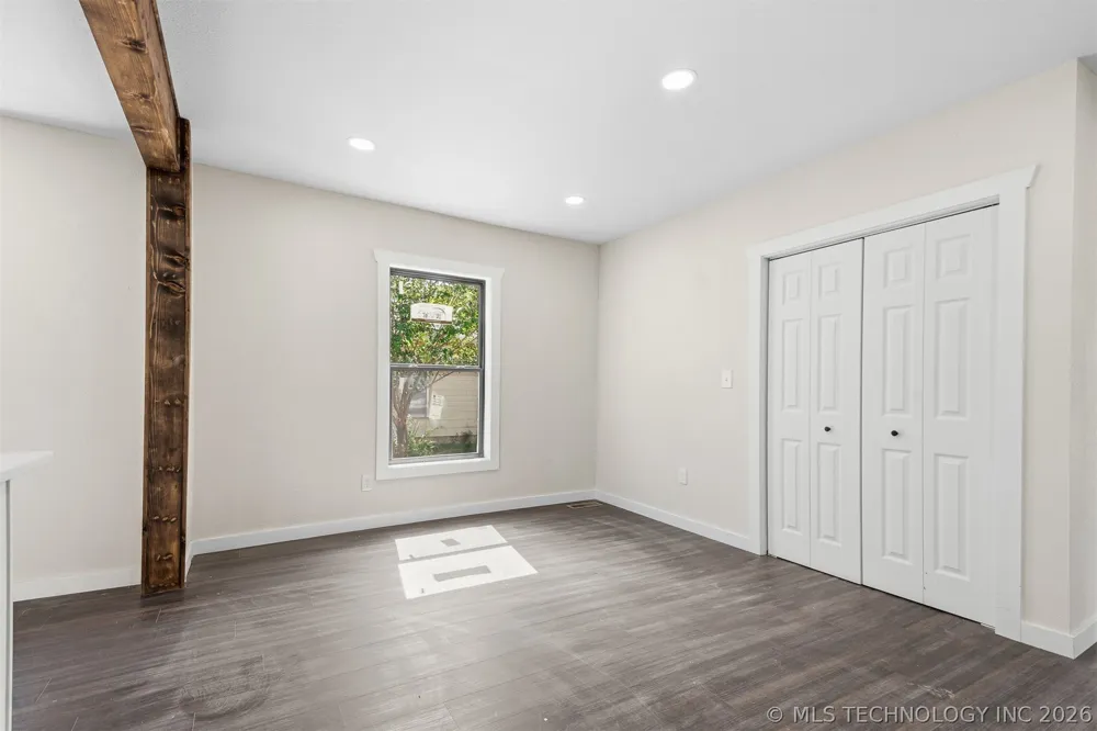 114 E Vinita Sulphur, OK 73086