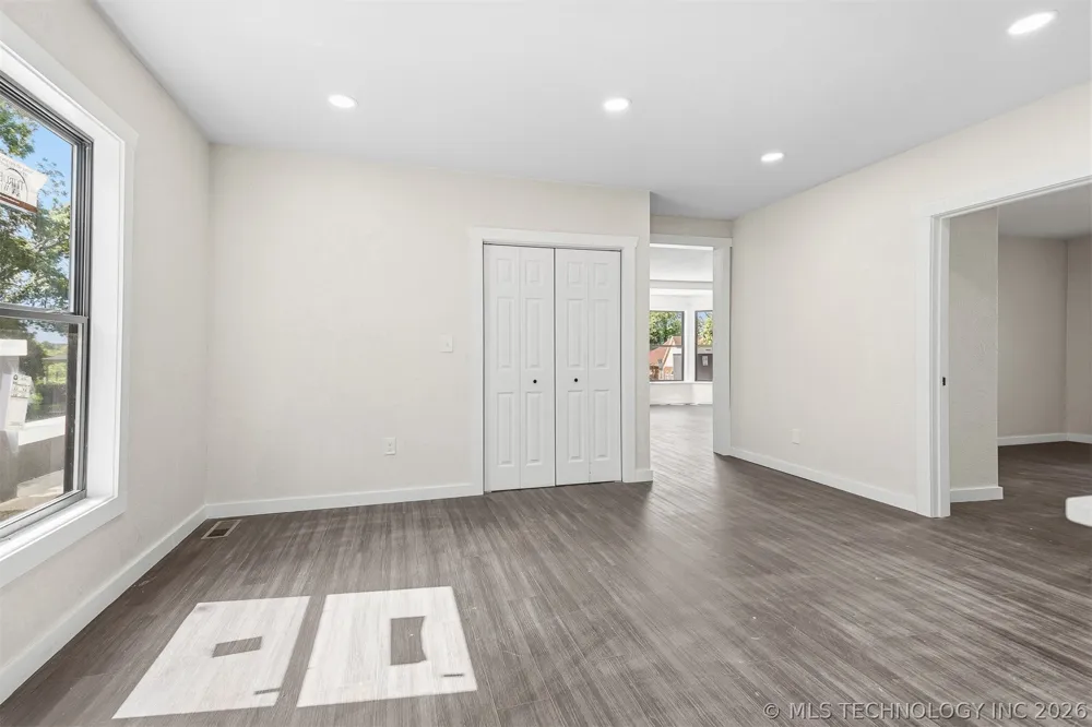 114 E Vinita Sulphur, OK 73086