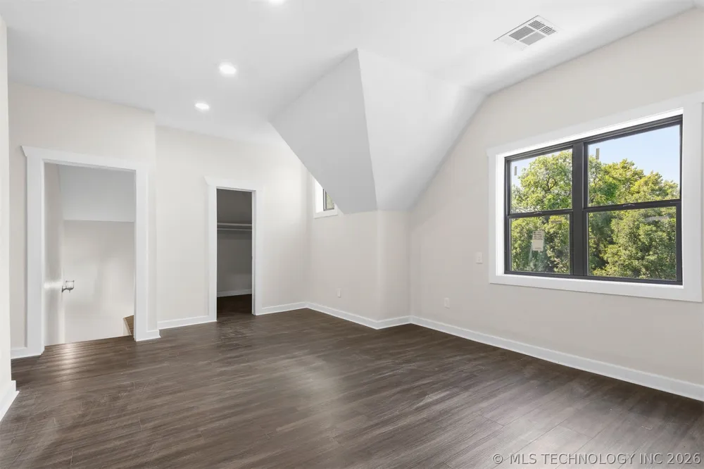 114 E Vinita Sulphur, OK 73086