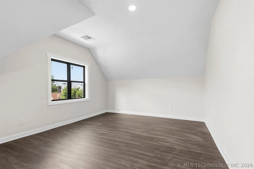 114 E Vinita Sulphur, OK 73086