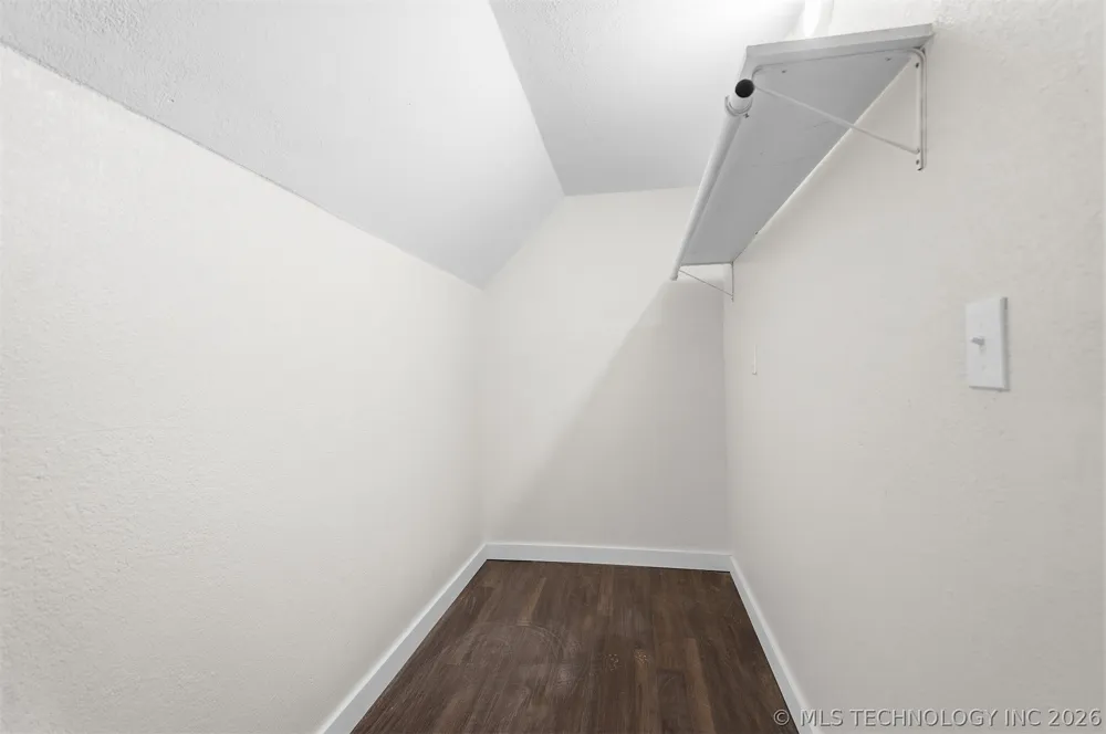 114 E Vinita Sulphur, OK 73086