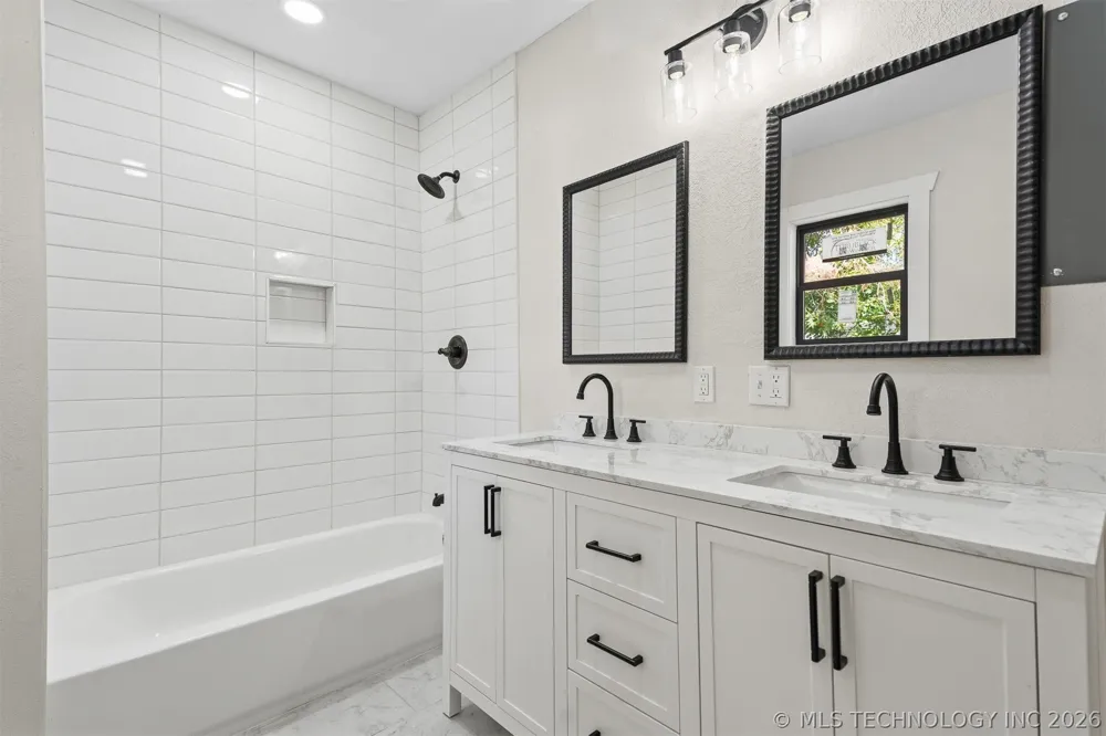 114 E Vinita Sulphur, OK 73086