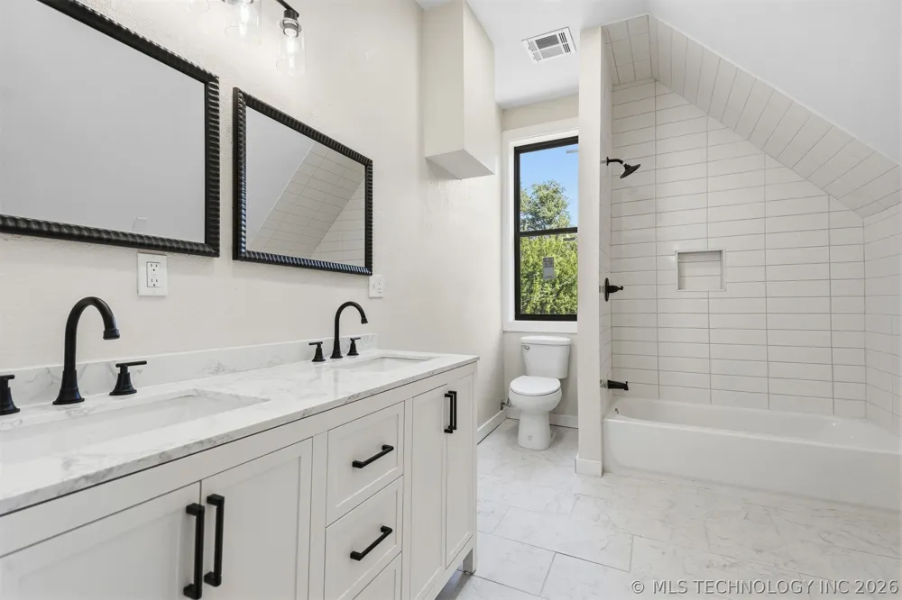 114 E Vinita Sulphur, OK 73086