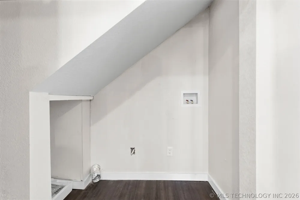 114 E Vinita Sulphur, OK 73086