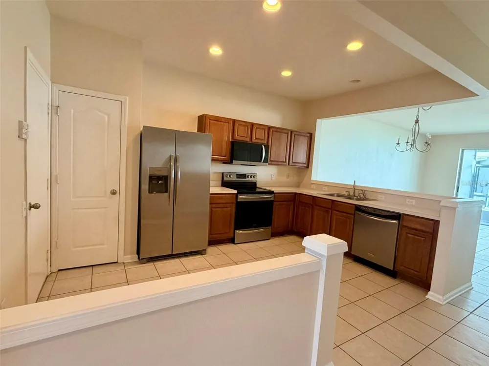26544 CASTLEVIEW WAY Wesley Chapel, FL 33544