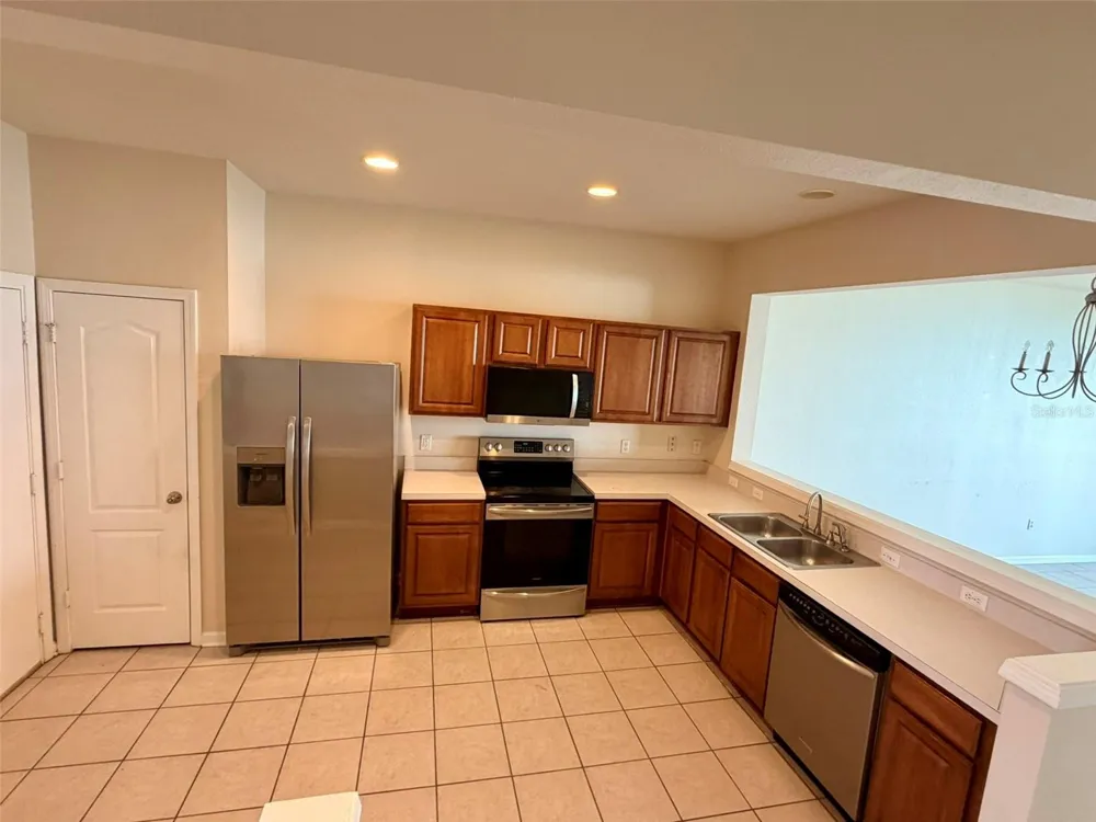 26544 CASTLEVIEW WAY Wesley Chapel, FL 33544