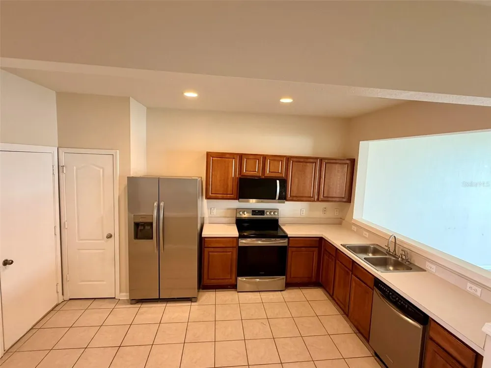 26544 CASTLEVIEW WAY Wesley Chapel, FL 33544