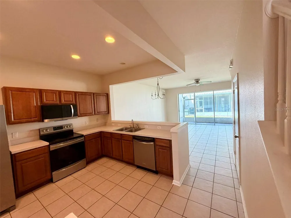 26544 CASTLEVIEW WAY Wesley Chapel, FL 33544