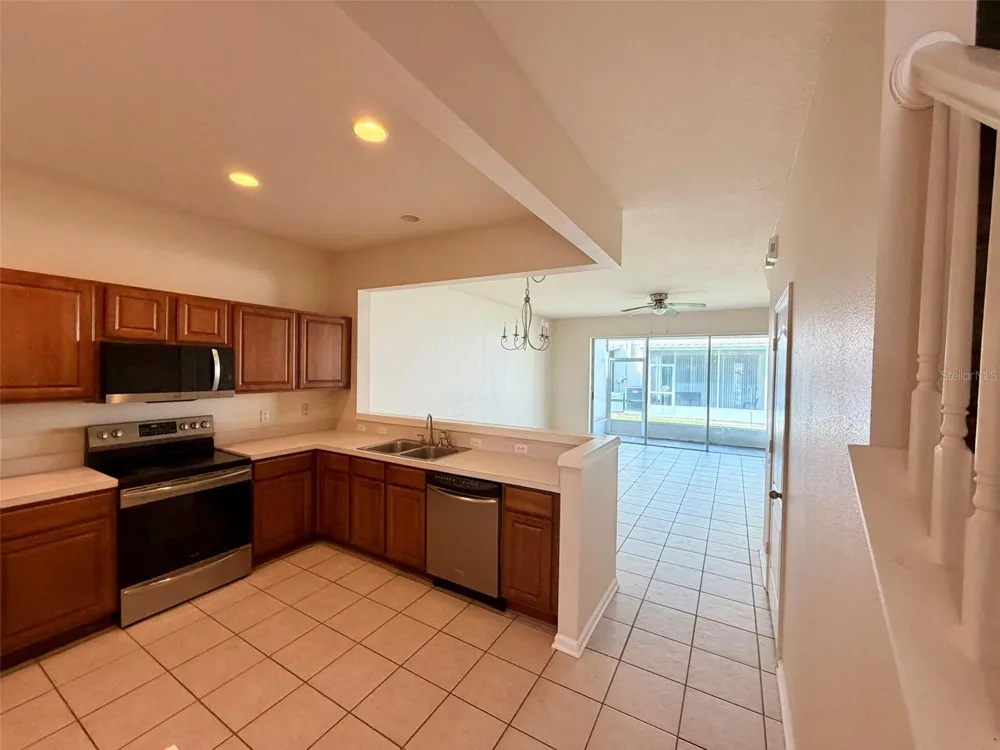 26544 CASTLEVIEW WAY Wesley Chapel, FL 33544