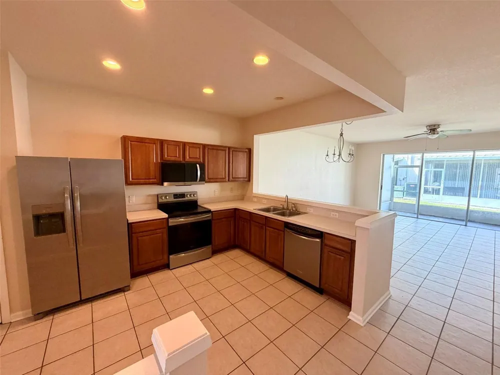 26544 CASTLEVIEW WAY Wesley Chapel, FL 33544