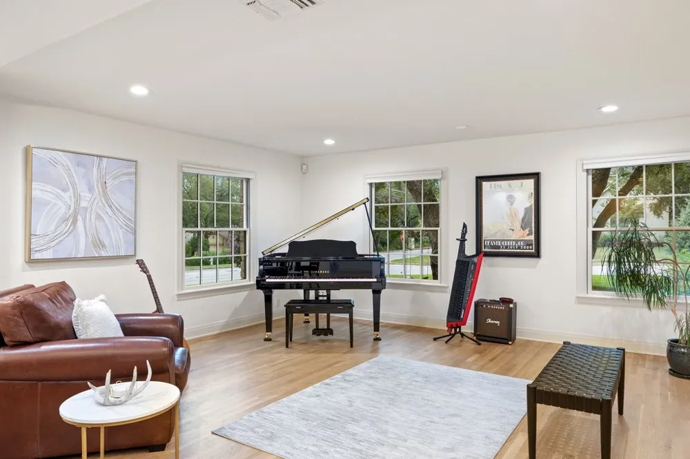 5000 Jeffery Place West Lake Hills, TX 78746