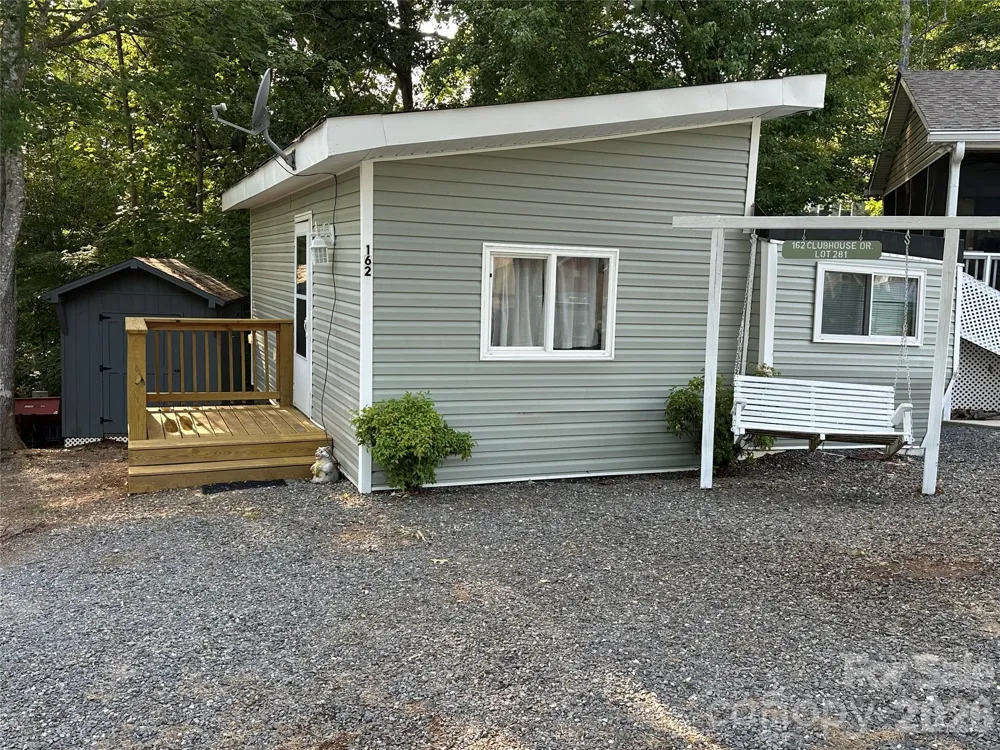 162 Clubhouse Drive New London, NC 28127