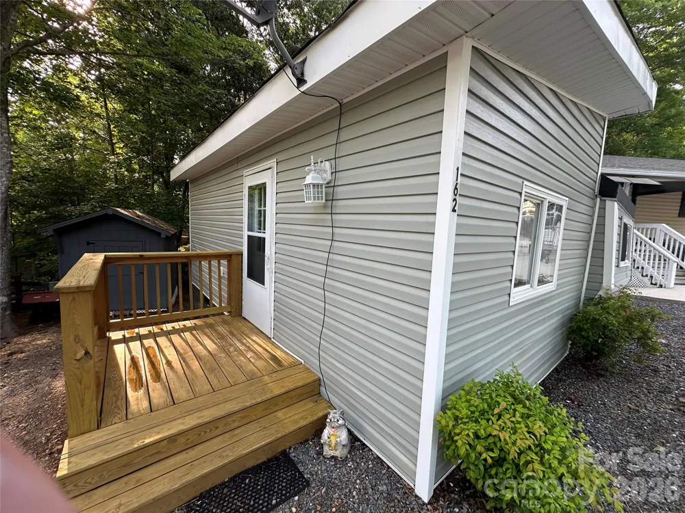 162 Clubhouse Drive New London, NC 28127