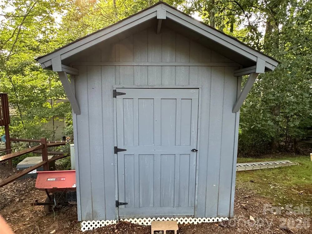 162 Clubhouse Drive New London, NC 28127